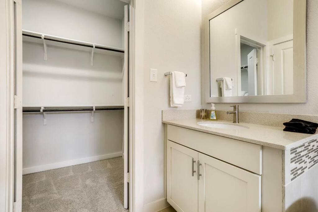 סן אנטוניו Gorgeous 4 Bed Home On St Mary'S - Minutes To Riverwalk/Pearl מראה חיצוני תמונה