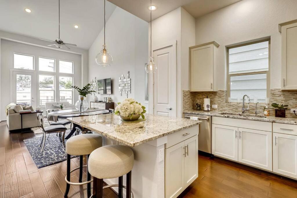 סן אנטוניו Gorgeous 4 Bed Home On St Mary'S - Minutes To Riverwalk/Pearl מראה חיצוני תמונה