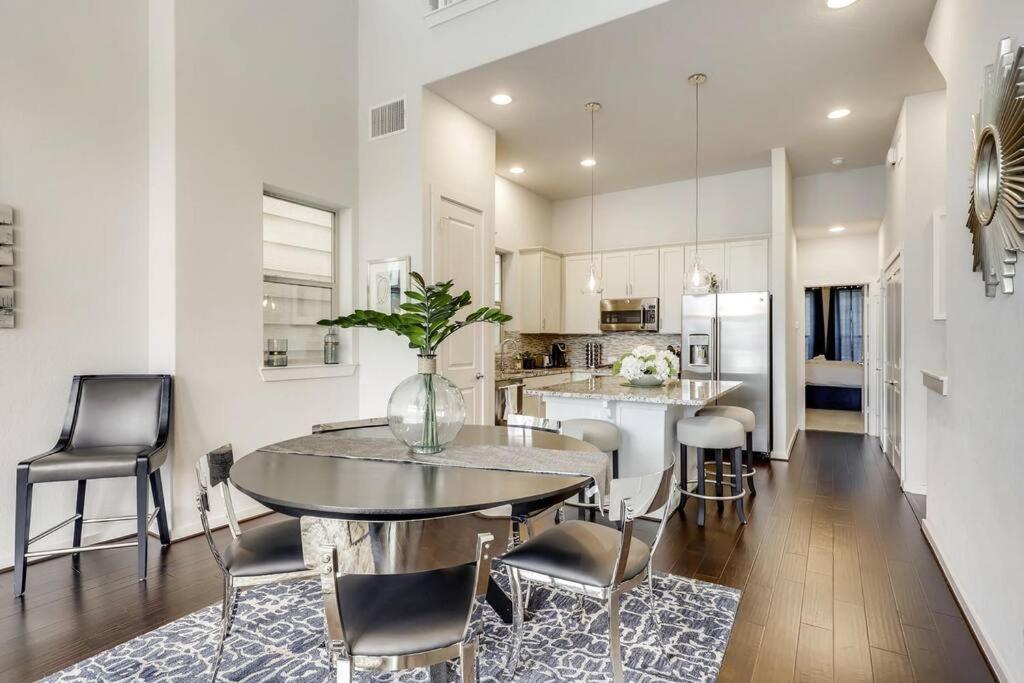 סן אנטוניו Gorgeous 4 Bed Home On St Mary'S - Minutes To Riverwalk/Pearl מראה חיצוני תמונה