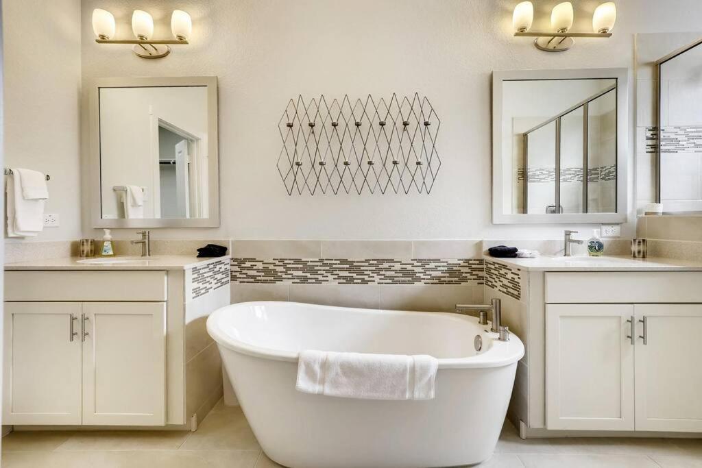סן אנטוניו Gorgeous 4 Bed Home On St Mary'S - Minutes To Riverwalk/Pearl מראה חיצוני תמונה